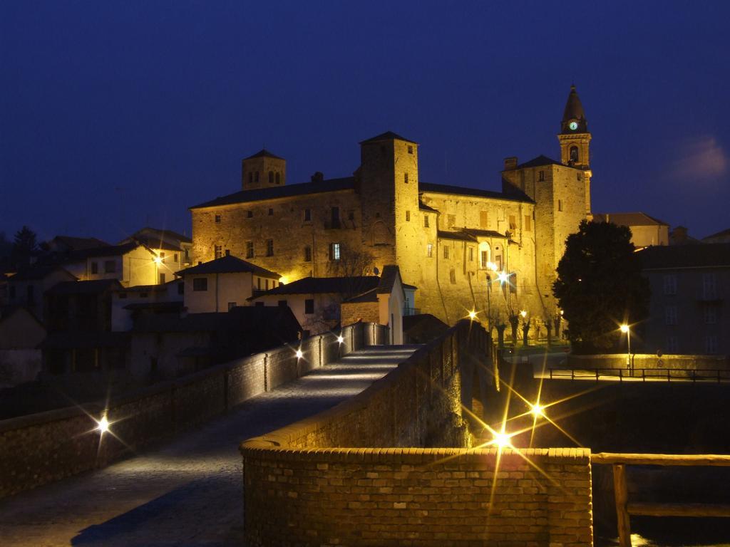 Il Grappolo In Langa Villa Monastero Bormida Exteriör bild