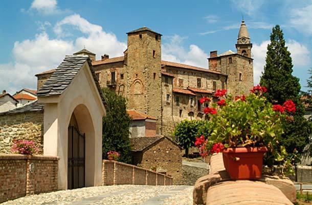 Il Grappolo In Langa Villa Monastero Bormida Exteriör bild